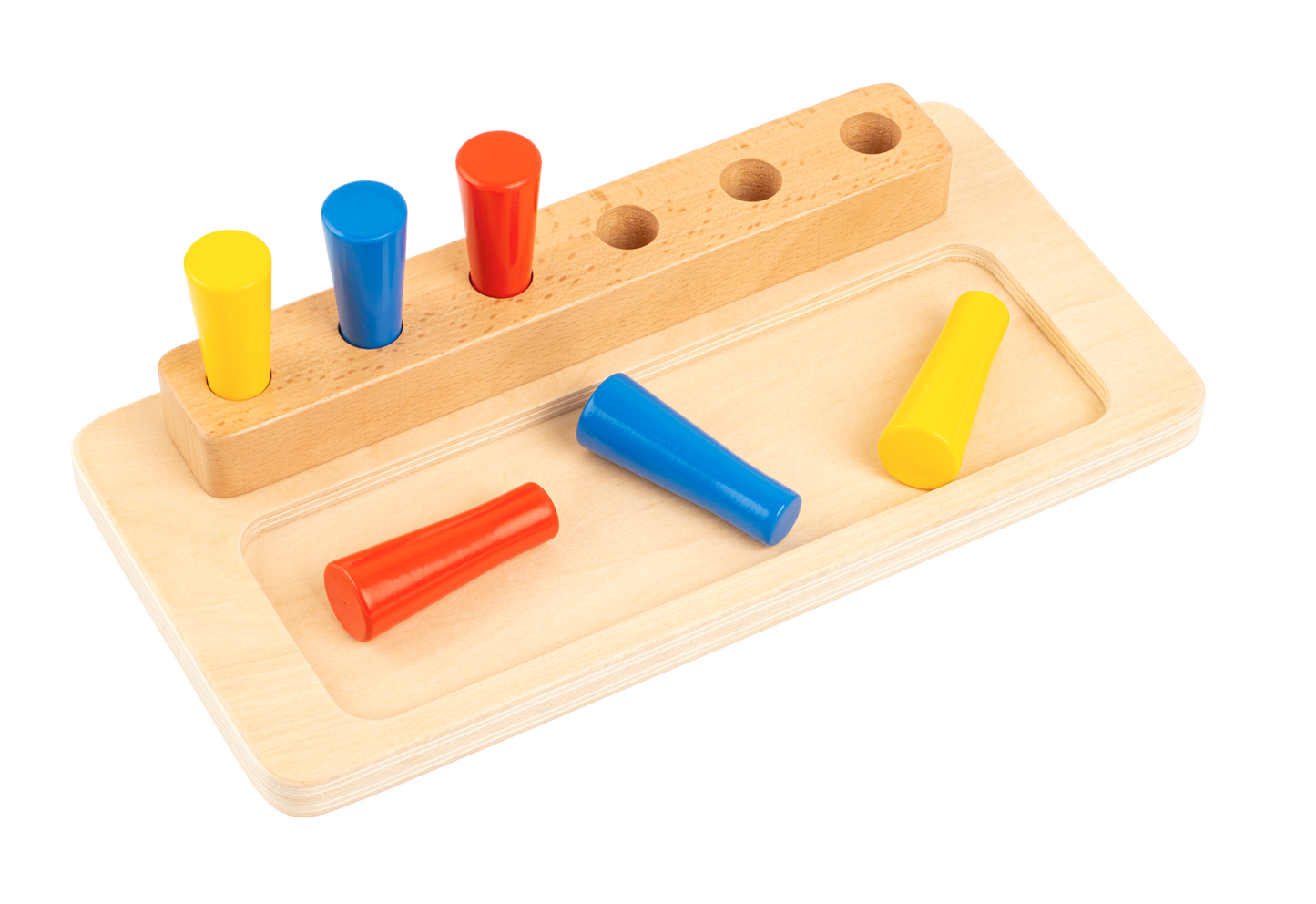 Caja con clavijas