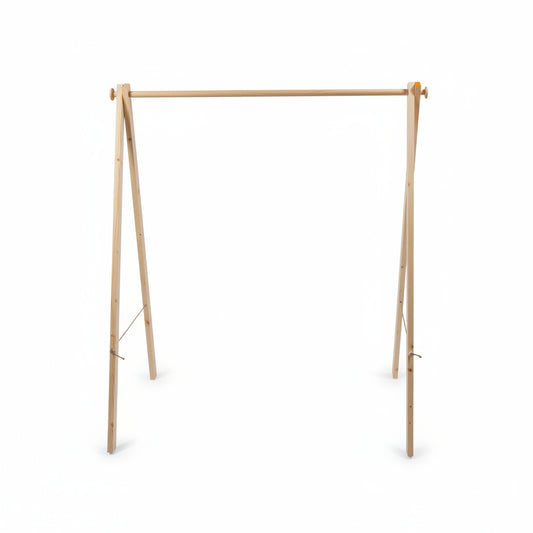 Colgador de móviles / Gimnasio Montessori